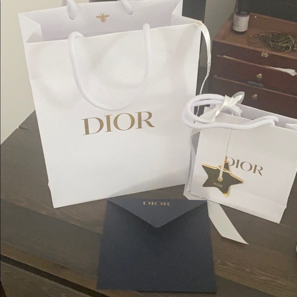 doir gift package with gold star